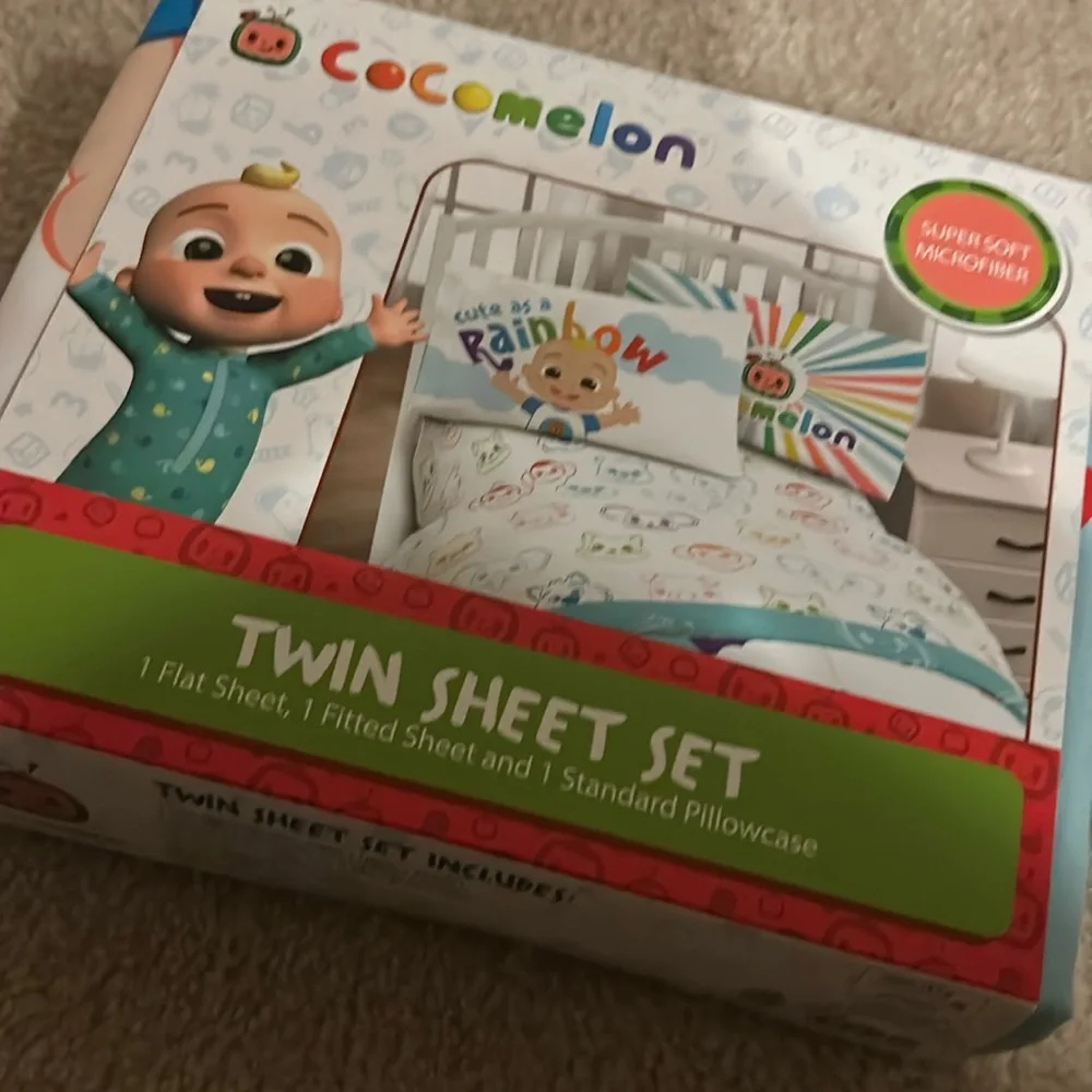 Cocomelon 3pcs Twin Sheet set: 1 flat & 1 fitted sheet, 1 pillowcase
